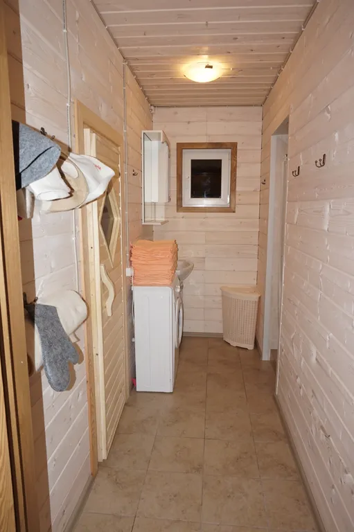 Коттедж Уютный большой дом для дружных компаний — Запорожское