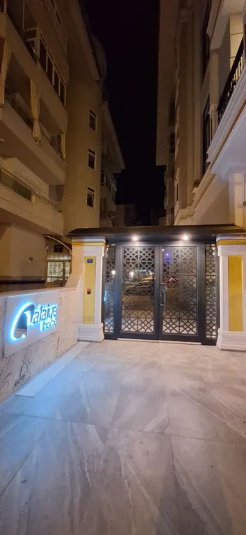 Новая уютная квартира в центре города, на пляже Клеопатра, с бассейном