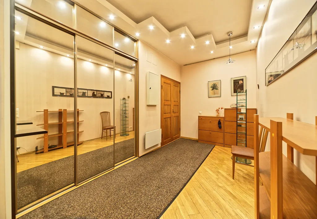 Двухуровневая квартира с видом на Неву по соседству с Эрмитажем