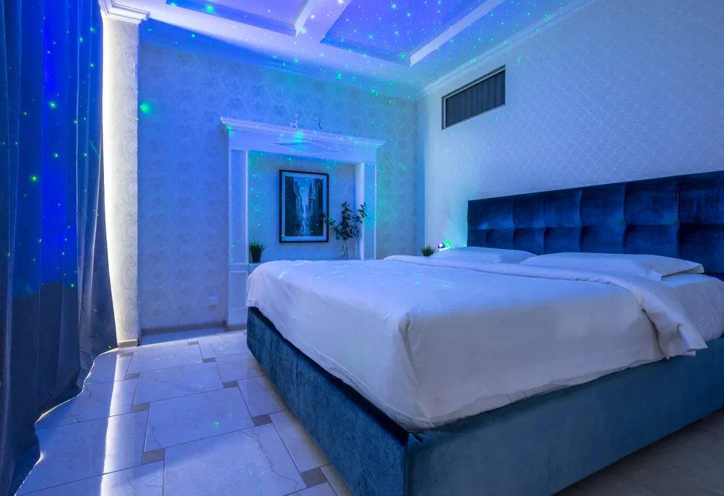 Яркие апартаменты с видом на закат и умной колонкой Алиса