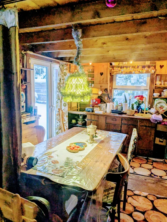 Коттедж Уютный домик с камином и бассейном — Глазово