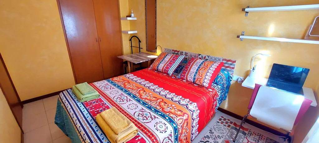 Чистая, уютная и светлая комната для двоих в центре