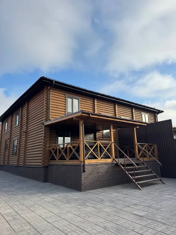 Деревянный дом с баней