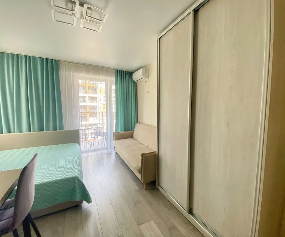 Просторная студия у моря