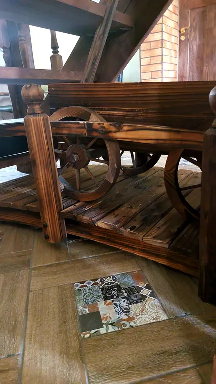 Большой коттедж у озера