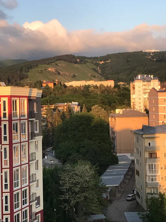 Просторная квартира с видом на горы