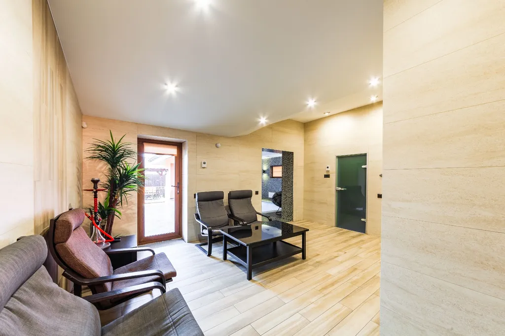 Коттедж с бассейном