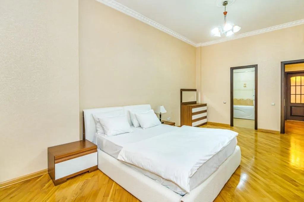 Vip Apartment Manovi