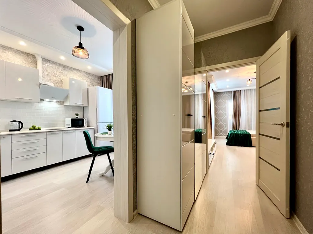 Новая однокомнатная квартира в изумрудном цвете