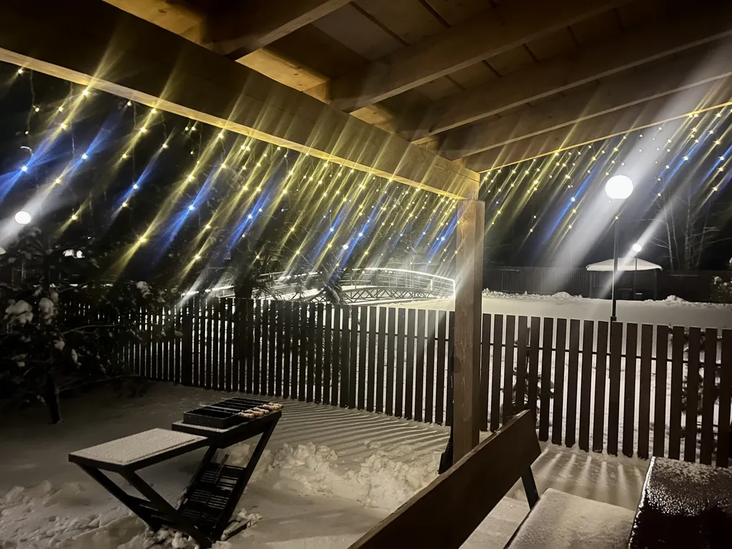 Трёхкомнатный коттедж в лесу у пруда