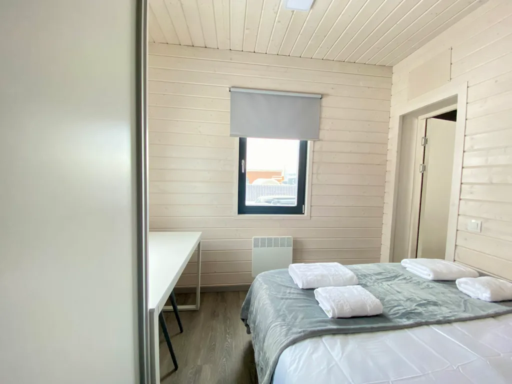 Коттедж Новый комфортабельный дом для отдыха на берегу лесного озера Маролампи — Санкт-Петербург