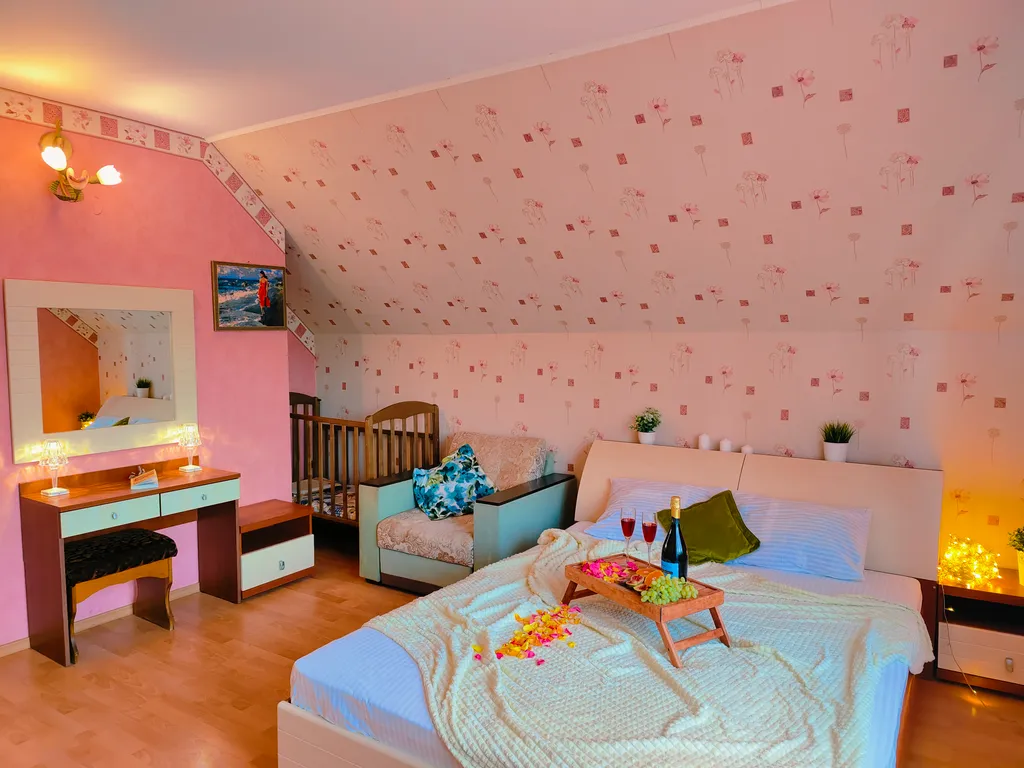 Квартира Четырехкомнатные десятиместные апартаменты с мини-кухней — аренда посуточно в Анапа