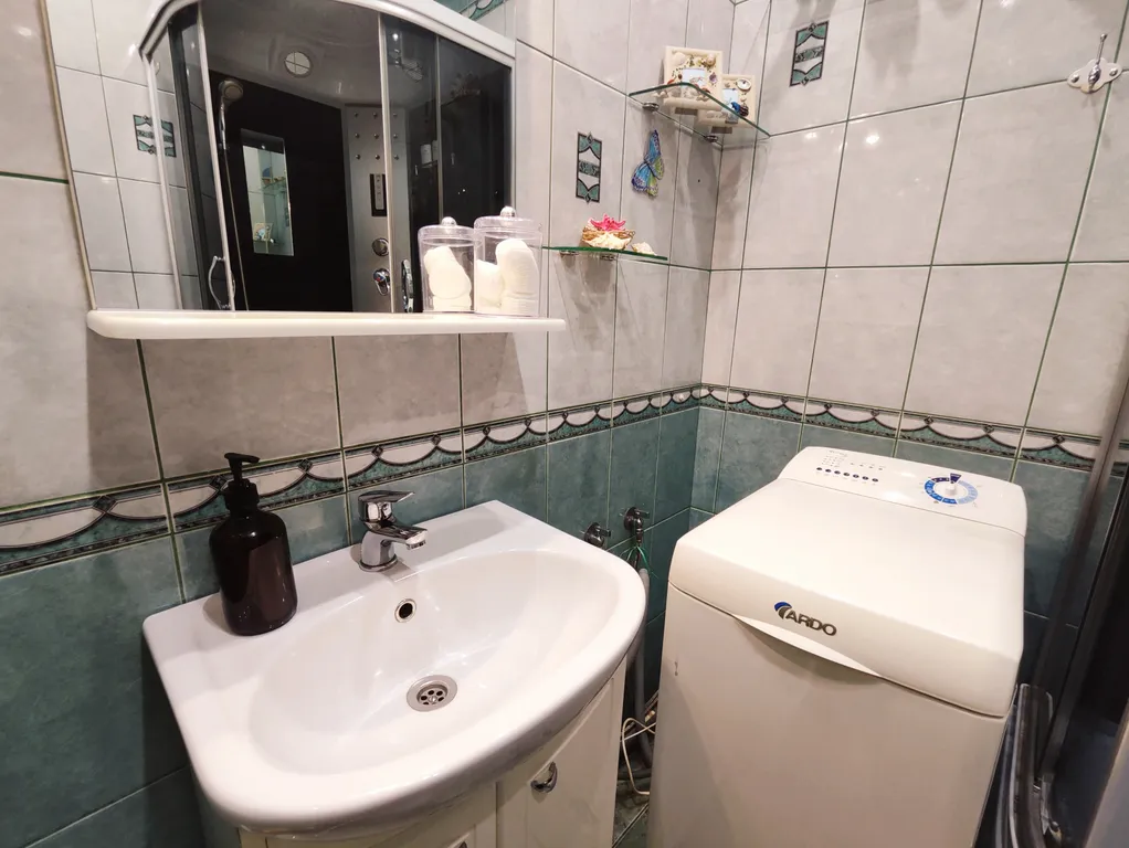 Большая 2-комнатная квартира с большой кухней, рядом озеро