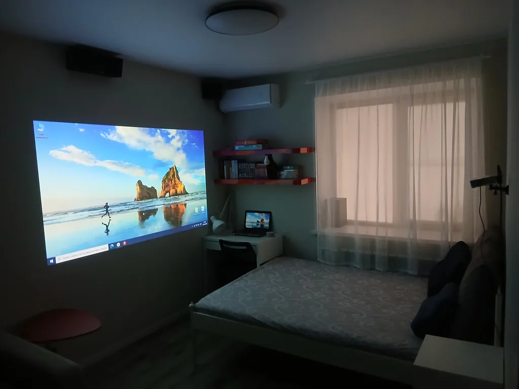 Уютная квартира с проектором