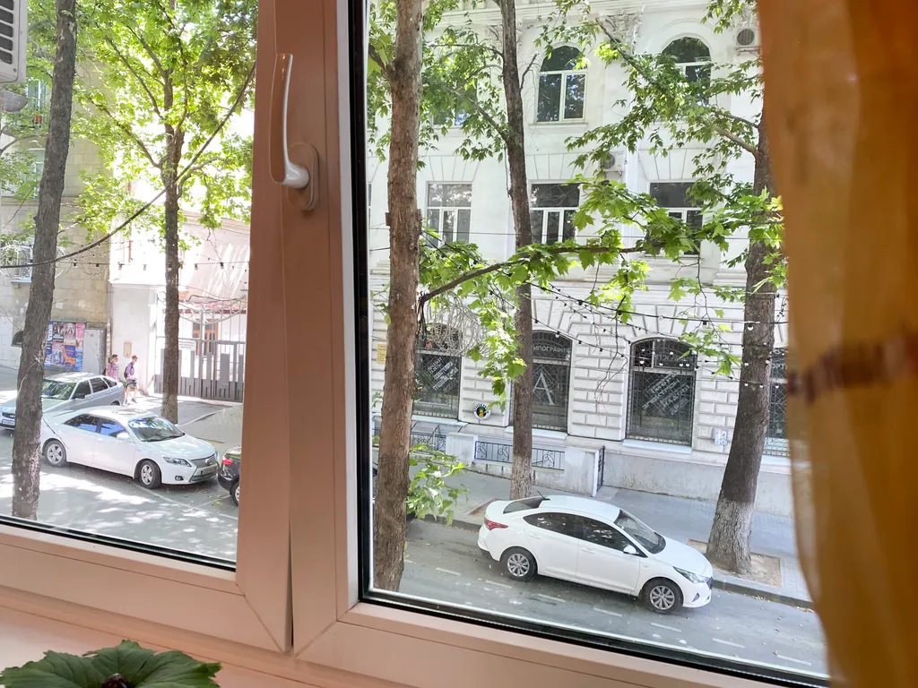 Квартира Квартира Счастье жить в центре Севастополя в яркой квартире с видом на Артбухту — Севастополь