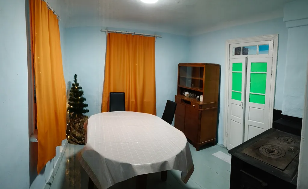 Уютный домик с дровяной печью