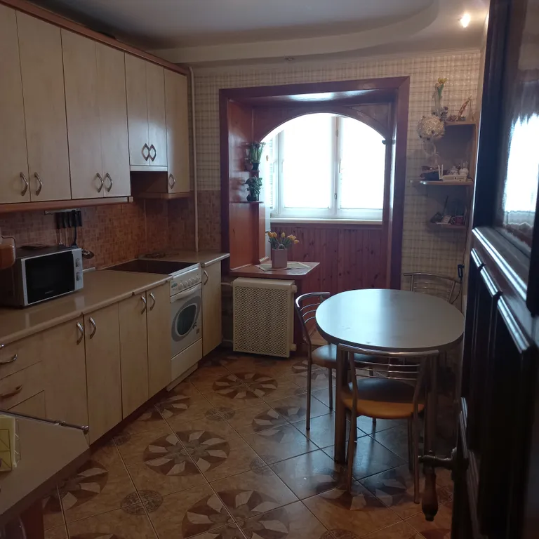 Уютная двухкомнатная квартира недалеко от центра