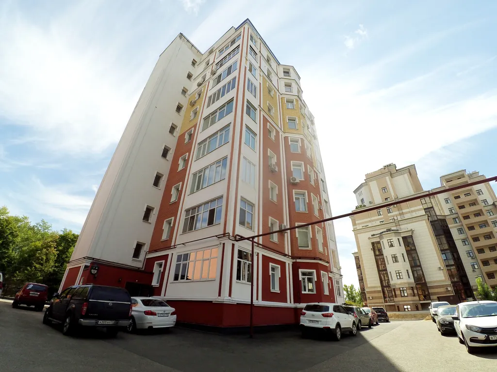 Самый центр Казани с видом на город и Волгу