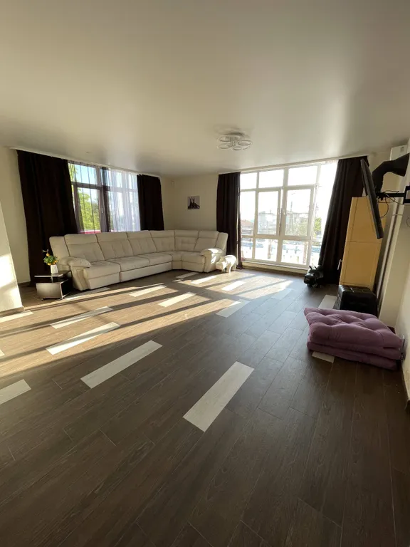 Дом с подогреваемым бассейном и 5 спальнями