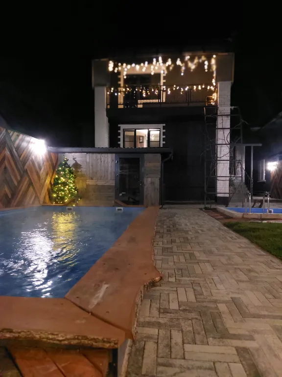 Уютный коттеж недача с бассейном и купелью