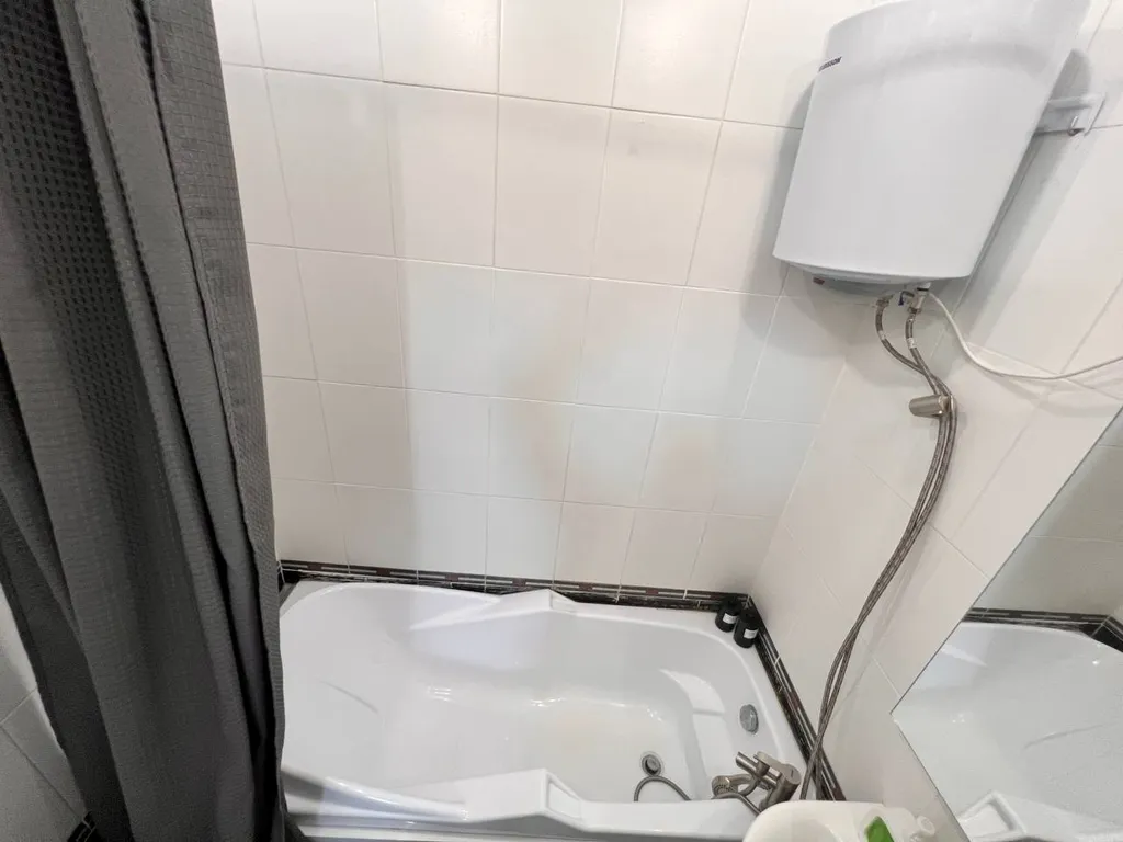 Квартира Уютная светлая студия, центр, ТЦ Вояж, парковка, кафе, аквапарк источник — Тюмень