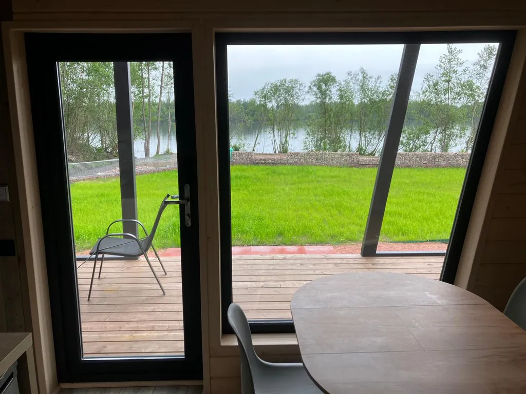 Коттедж Дом семейный с 2 спальнями на берегу реки Свирь — Лодейное Поле