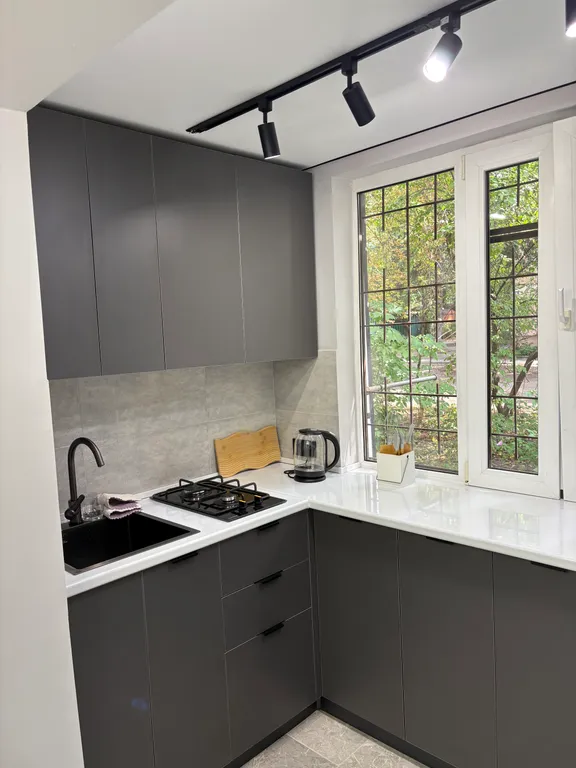 Совершенно новая квартира, все в шаговой доступности