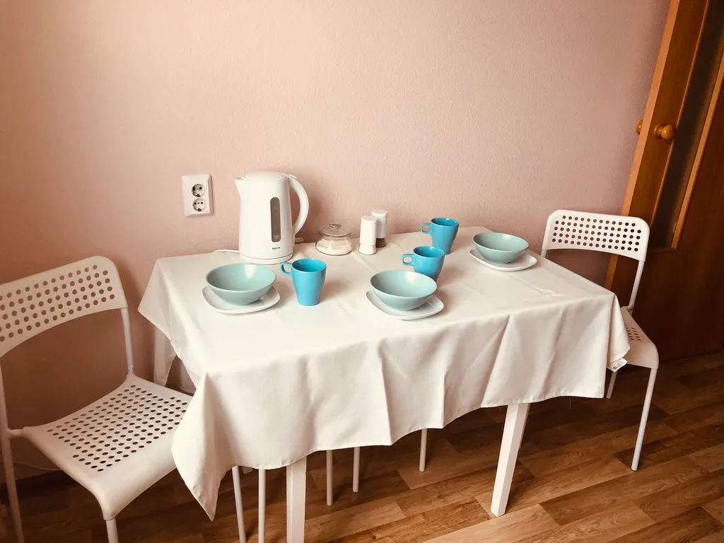 Квартира Квартира с большой кухней и диваном, Татышев пешком в 15-20 минутах — Красноярск