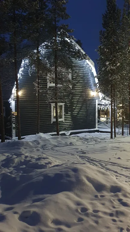 Уютный дом на берегу водохранилища