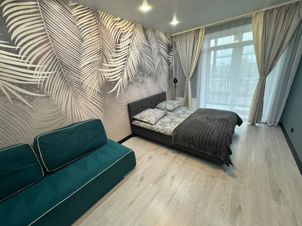 Большая Уютная 1-комнатная квартира,своя парковка,рядом магазин,центр