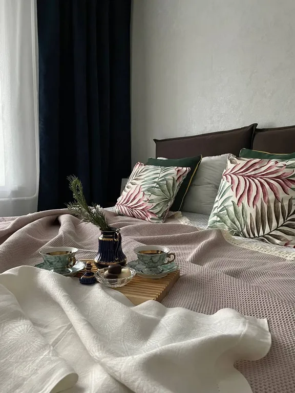 Стильная квартира с синей кухней