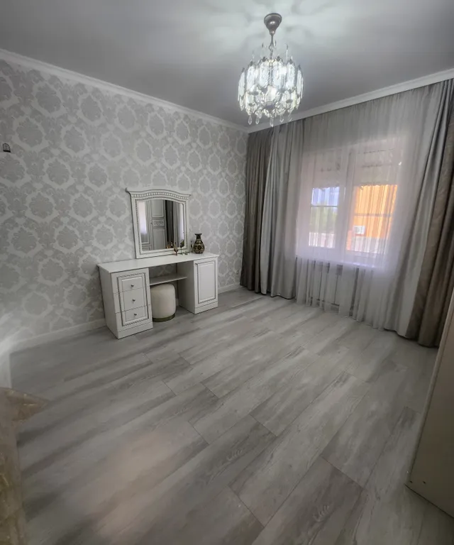 Большой дом с видом на гору