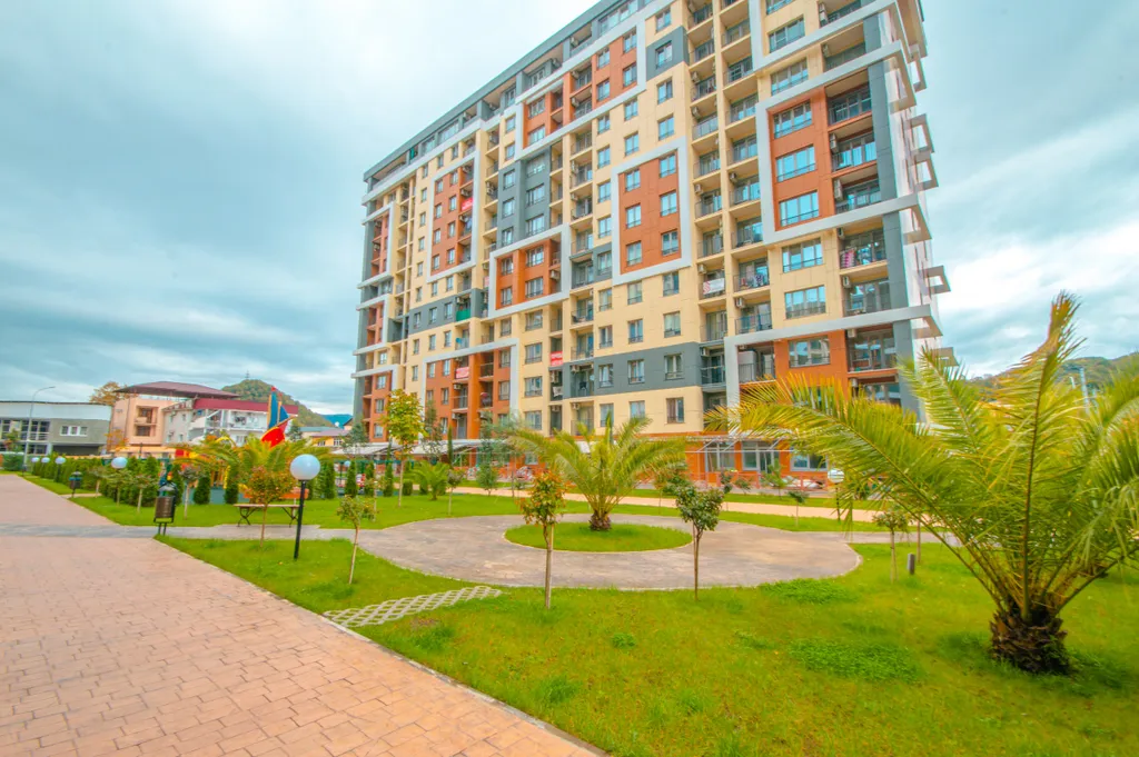 Студия Дом вдали от дома