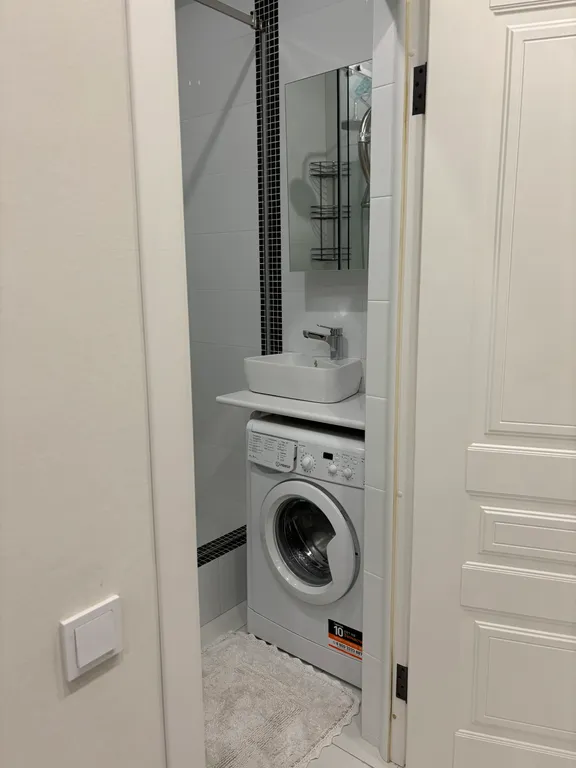 Новая студия с дизайнерскими ремонтом