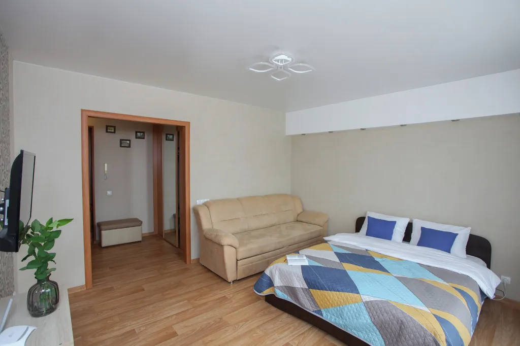 Солнечная квартира рядом с ТРЦ Планета