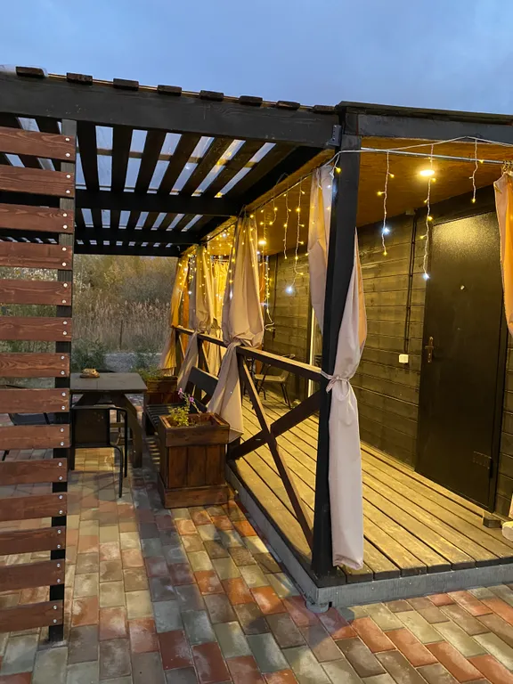 Домик у озера