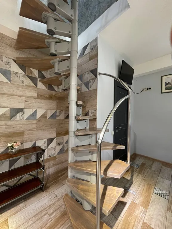 Двухуровневая квартира с дизайнерским ремонтом возле моря