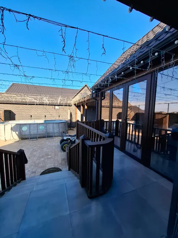 Семейный дом на берегу моря