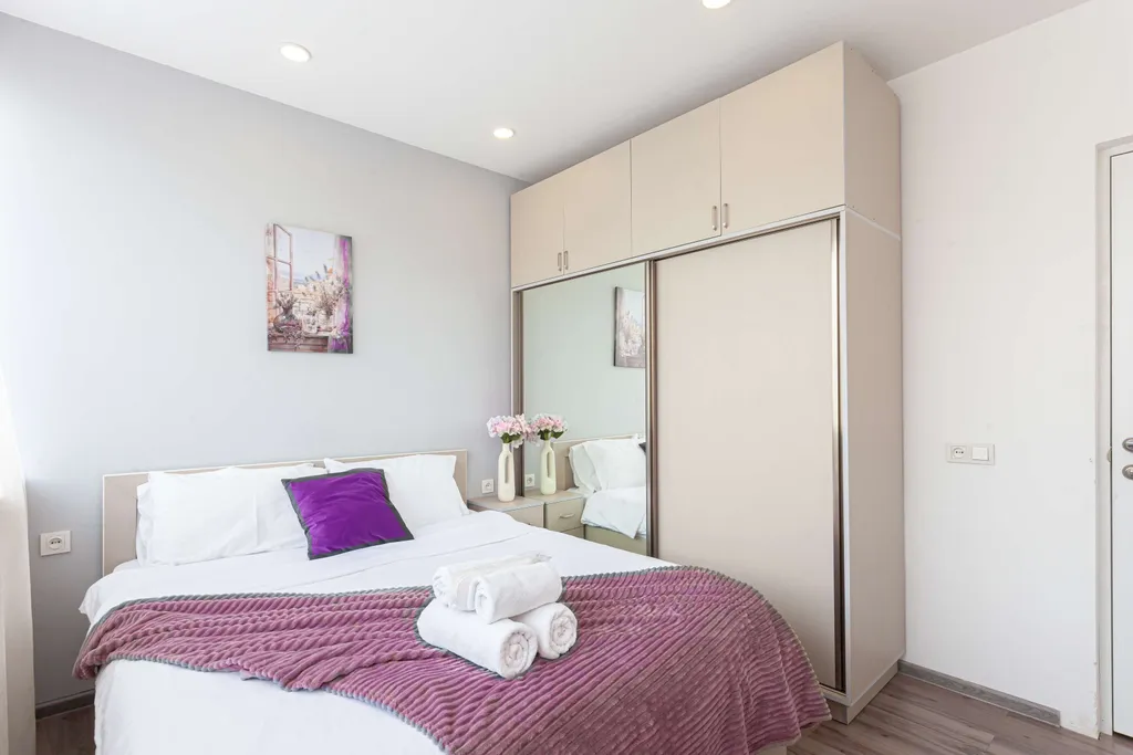 Маленькая уютная квартира с 2 спальнями в центре