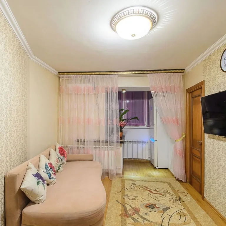 Квартира Двушка переделанная в трёшку — Алматы