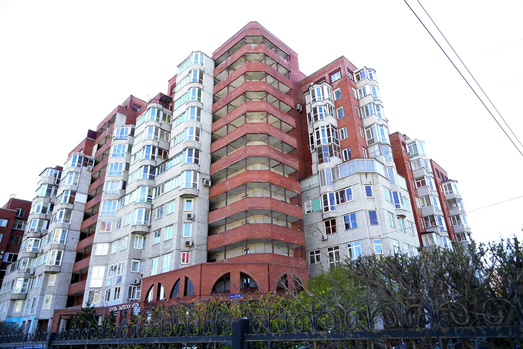 Панорамные апартаменты с видом на Иртыш