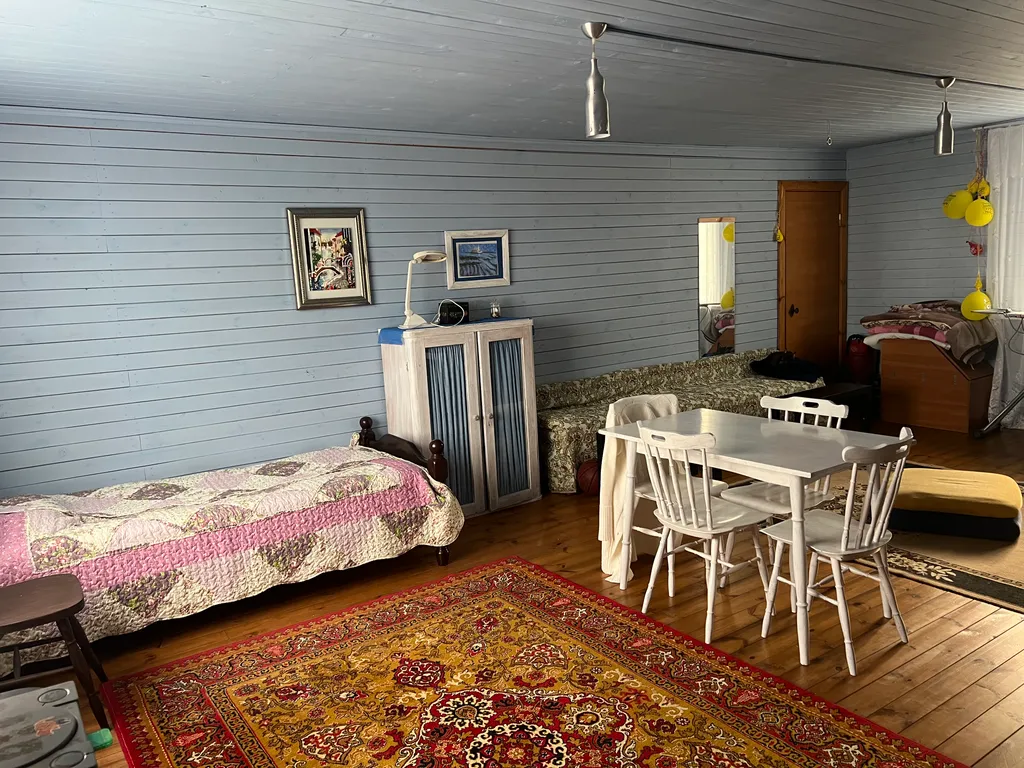 Загородный дом в лесу на Волге