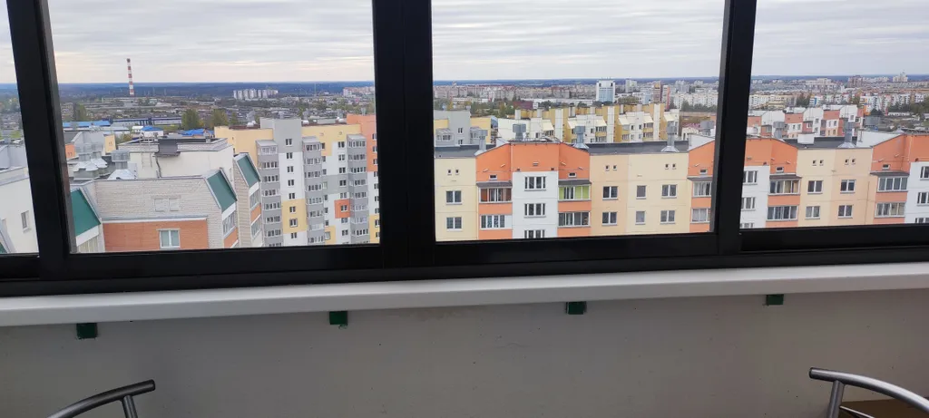 Новая студия с двумя разделенными большими спальными местами