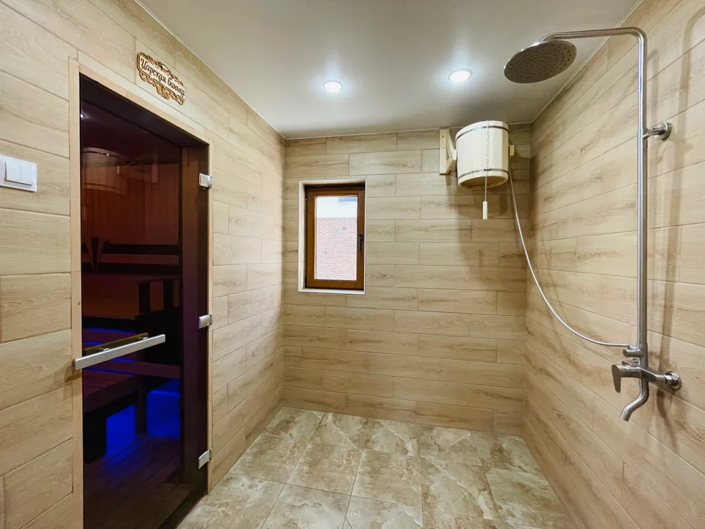 Вилла с бассейном и баней