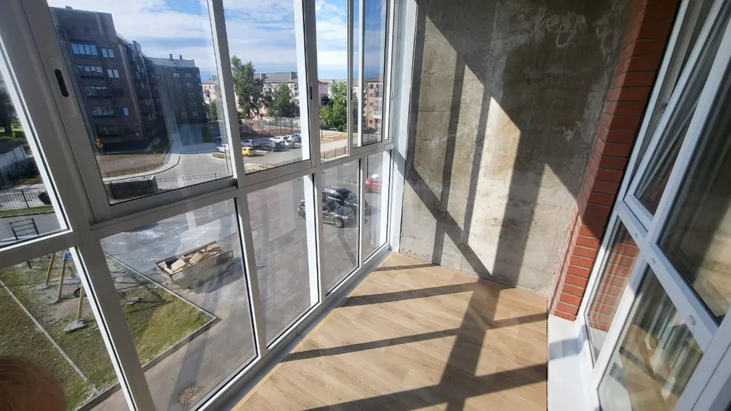 Уютная квартира в новом доме с панорамными окнами