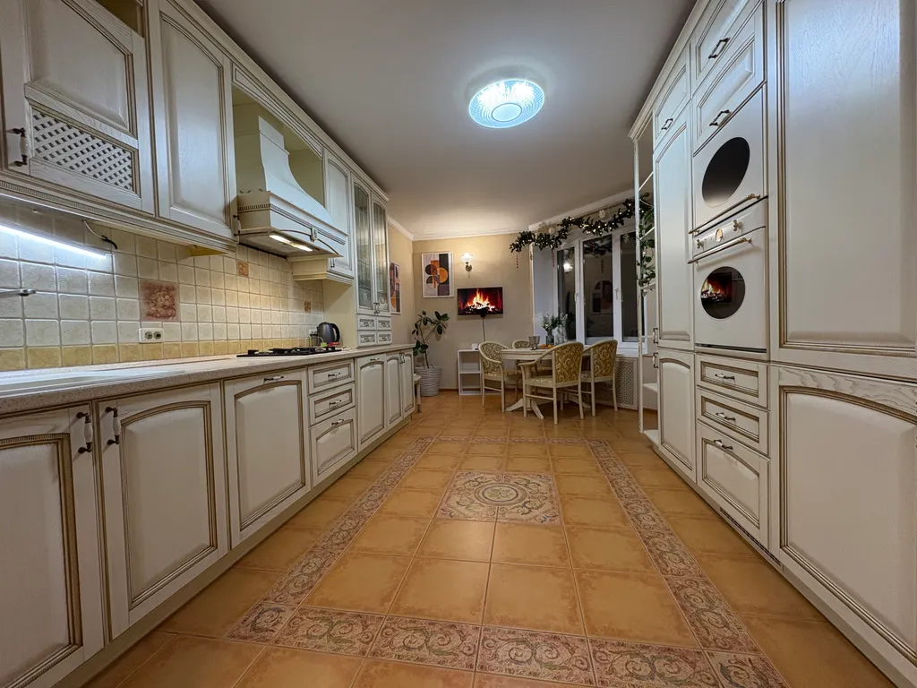 Просторная квартира для большой семьи у Гостинного двора