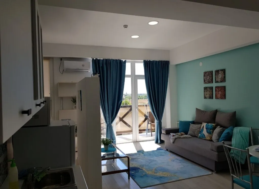 Студия с видом на море