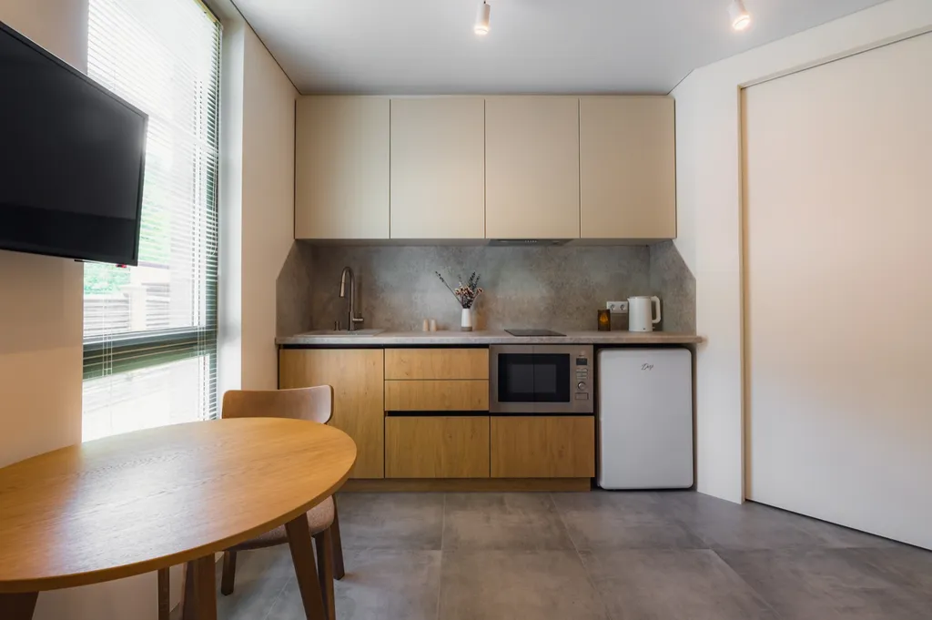 Студия с видом на горы и бассейном