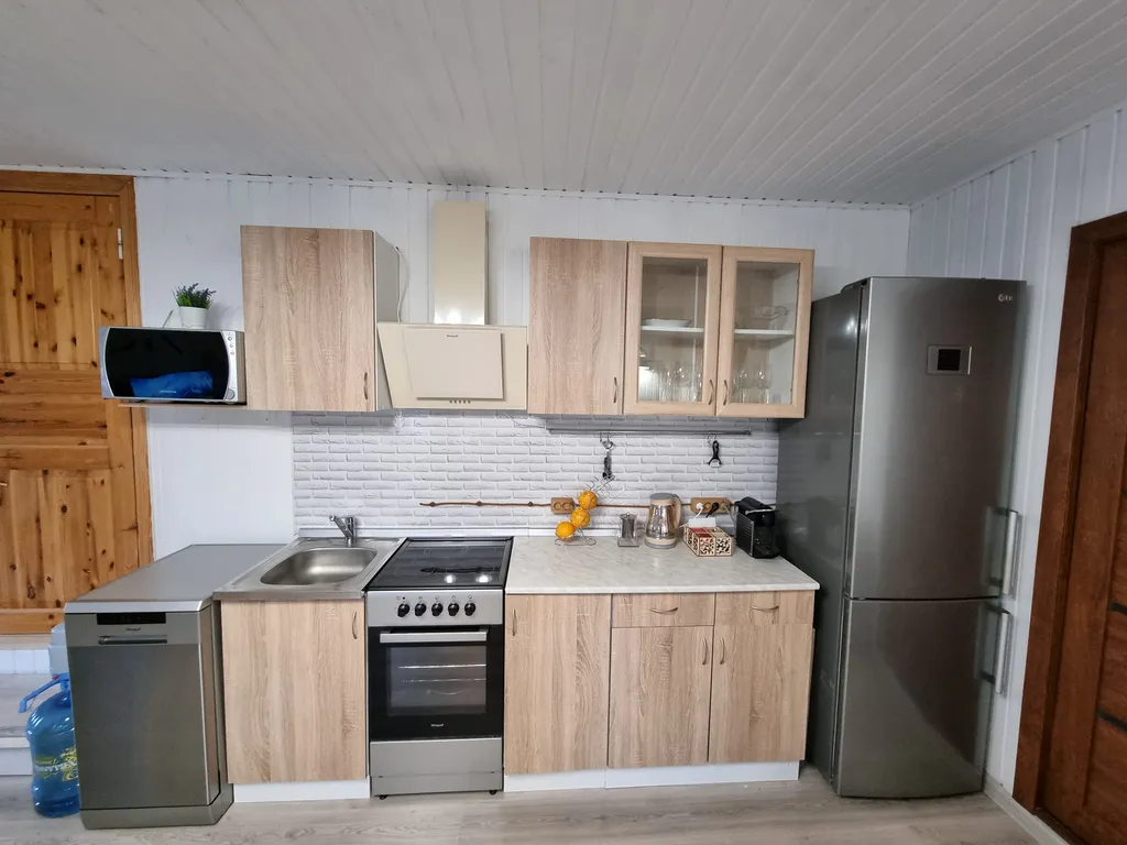 Коттедж Уютный загородный дом с большой гостиной — Стеклянный