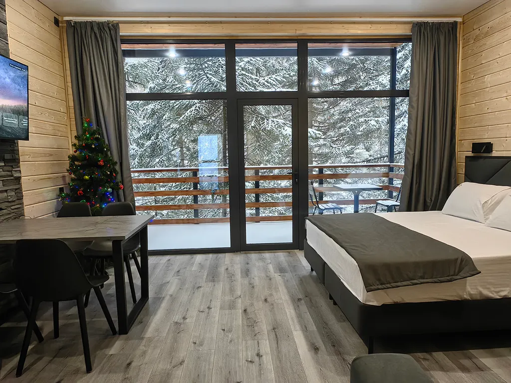 Коттедж Дом Трио 16 с шикарным видом на реку Архыз (тариф без бани и бассейна) — аренда посуточно в Архыз